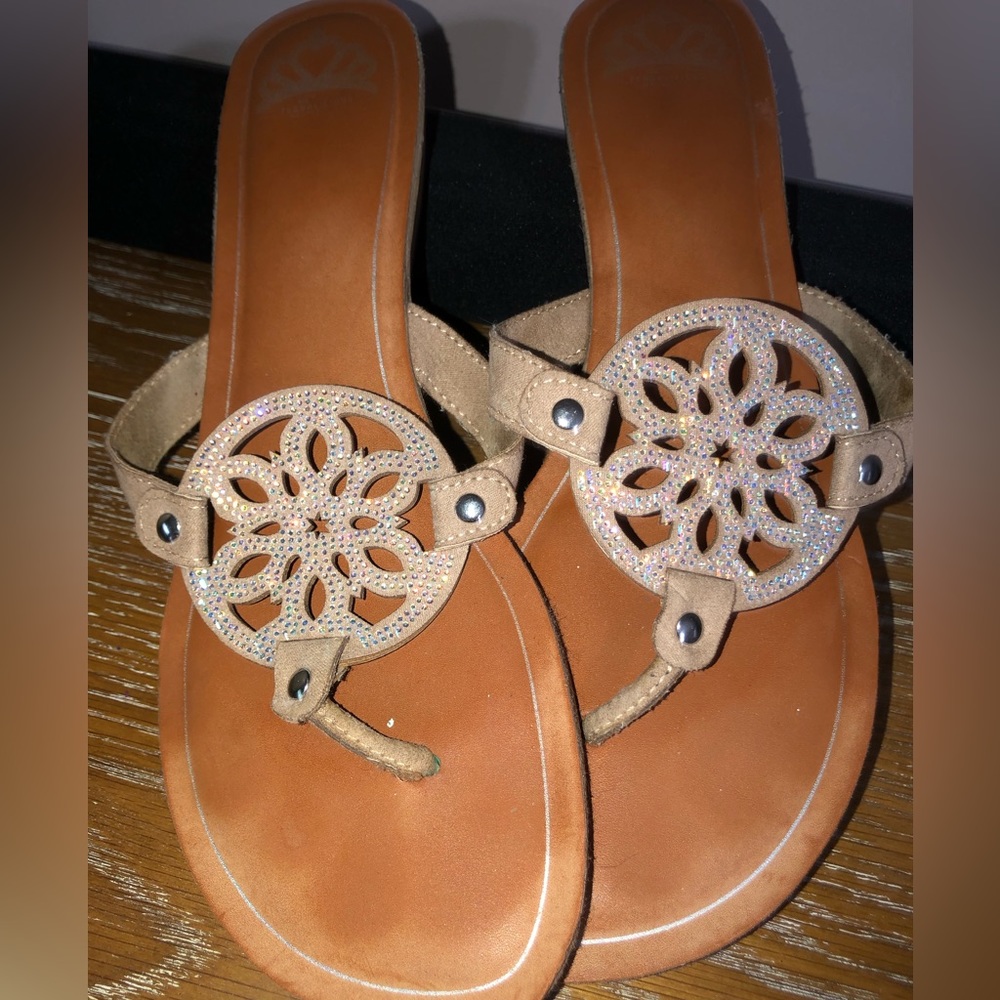 Fergalisious Brown With Extra Shiny Circles On Top Sandals Flip Flops Size 10
